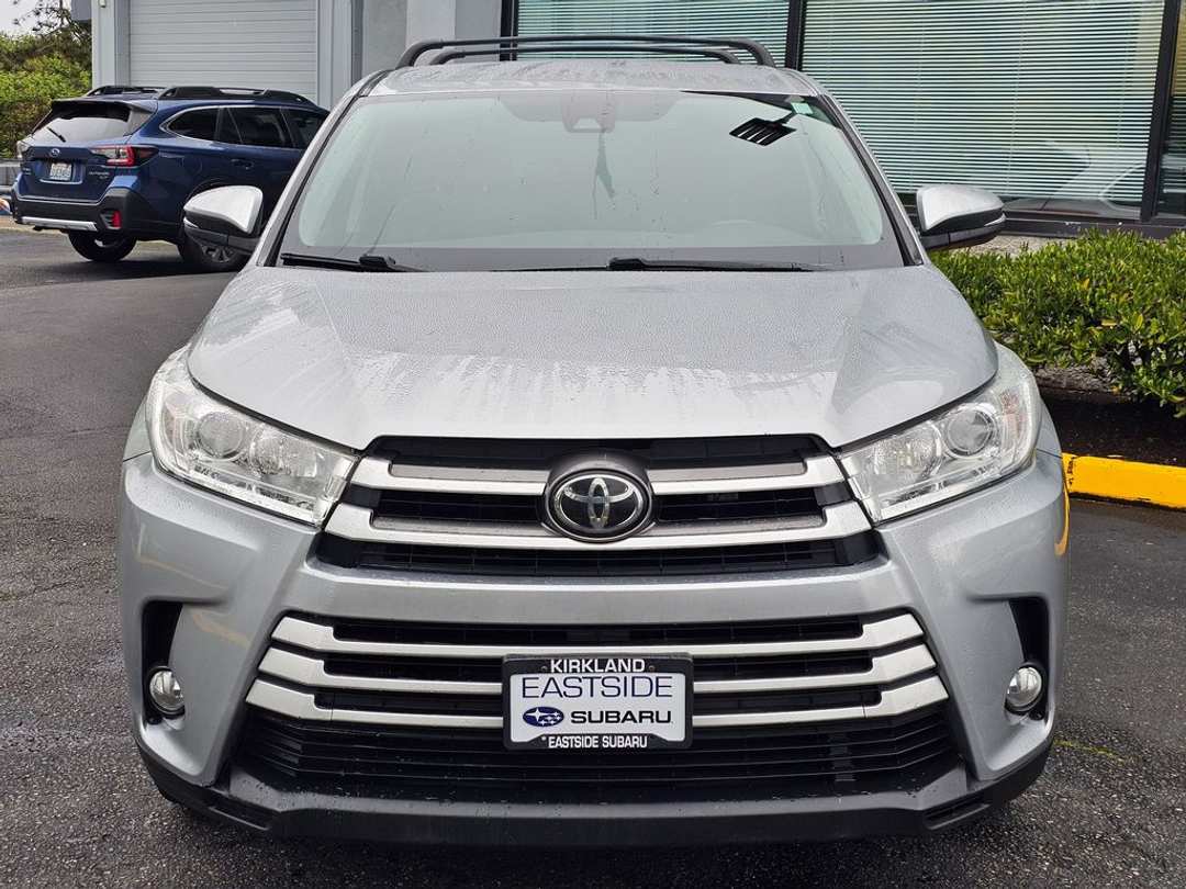 2017 Toyota Highlander LE Plus - Image 2