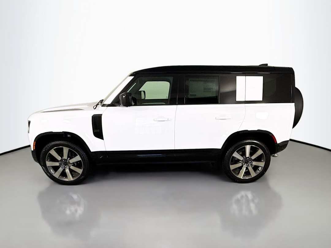 2026 Land Rover Defender 110 V8 - Image 2