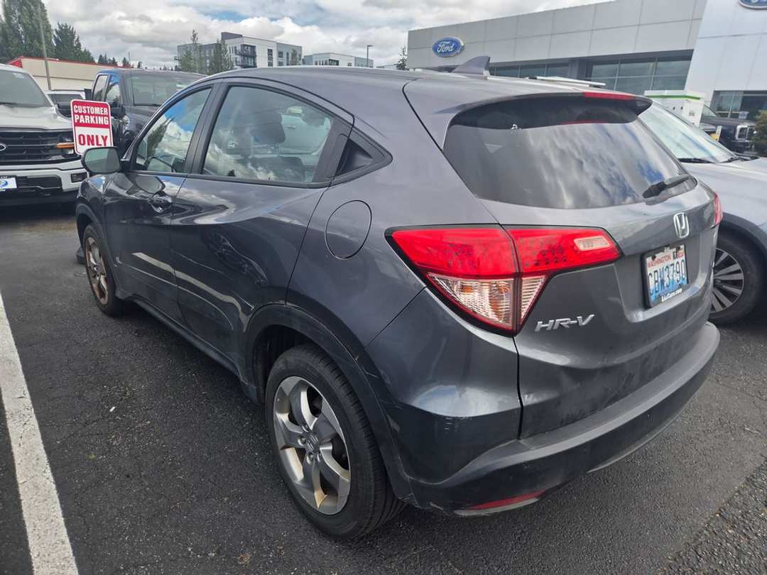 2017 Honda HR-V LX - Image 3