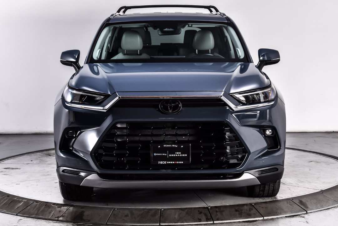 2024 Toyota Grand Highlander Limited - Image 2