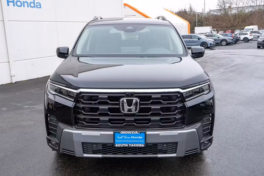 2026 Honda Pilot Touring - Image 3