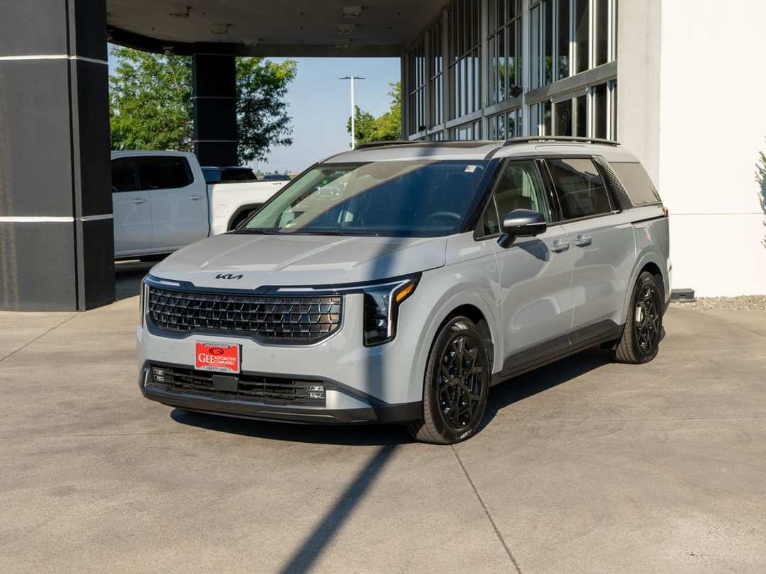 2027 Kia Carnival SX - Image 3