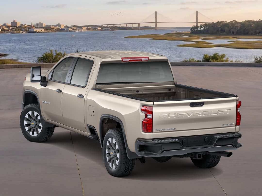 2026 Chevrolet Silverado 2500Hd Custom - Image 2