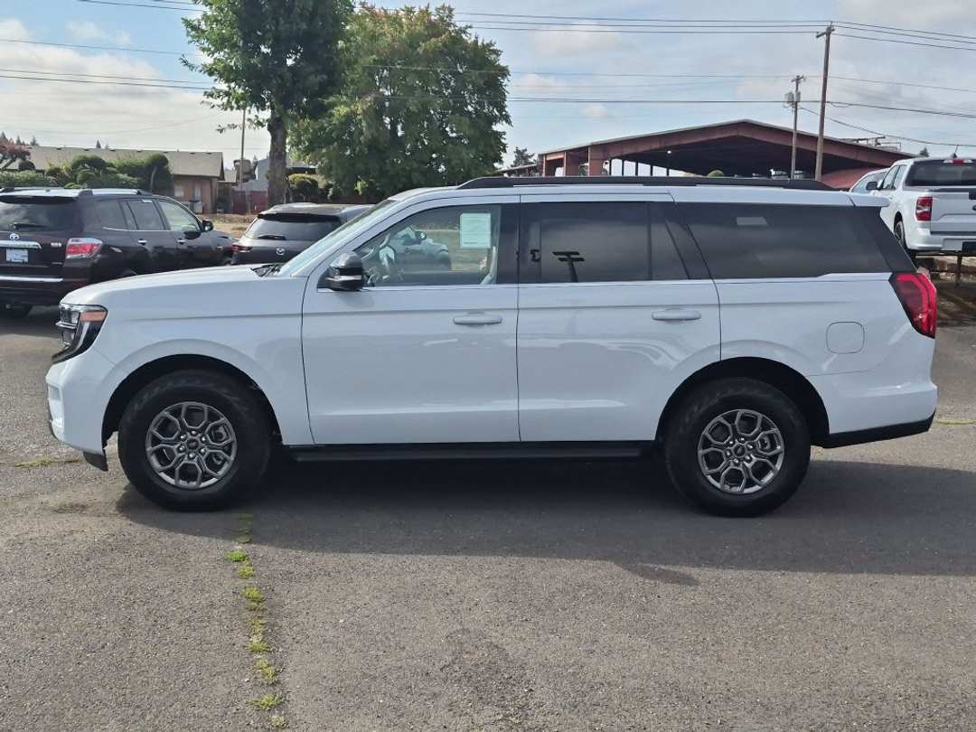 2026 Ford Expedition Active - Image 3
