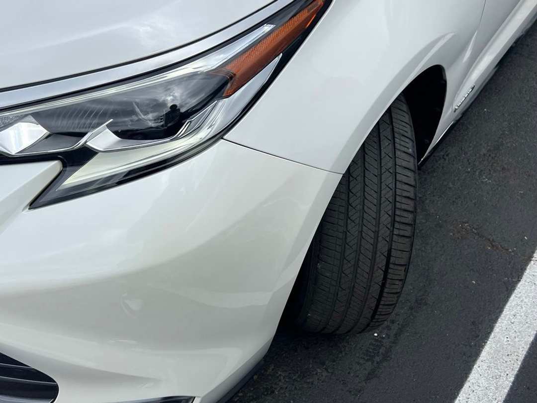 2021 Toyota Sienna Platinum - Image 3