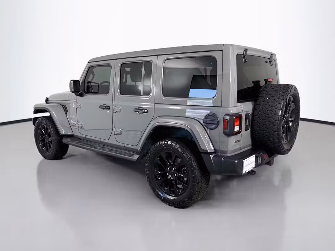 2021 Jeep Wrangler Unlimited Sahara - Image 3