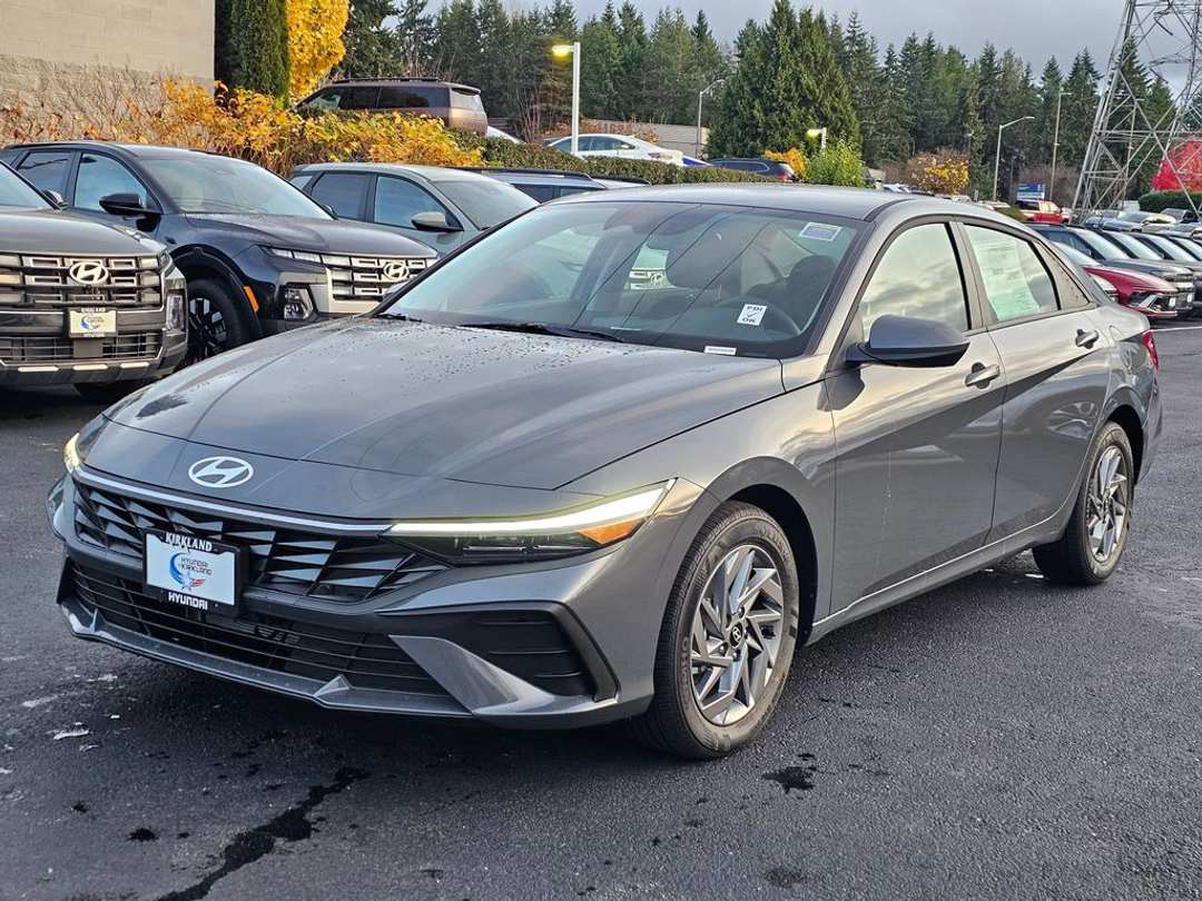 2026 Hyundai Elantra Hybrid Blue - Image 3