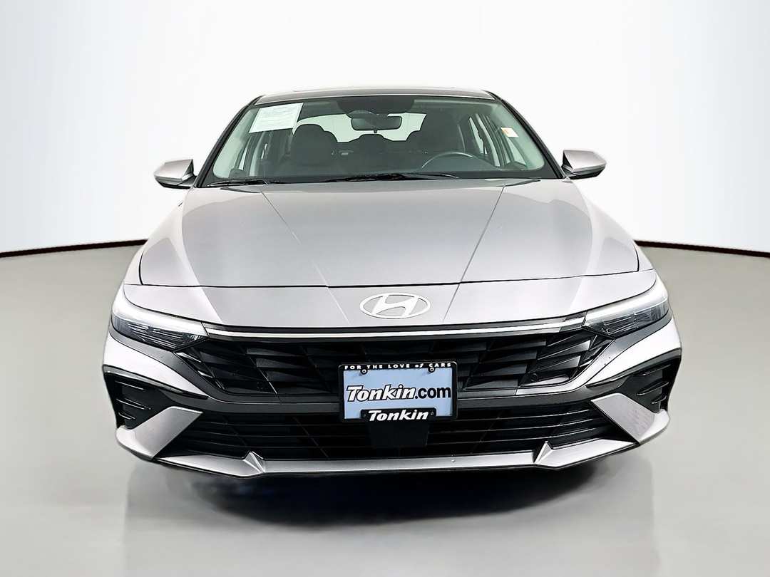 2025 Hyundai Elantra SEL Convenience - Image 2