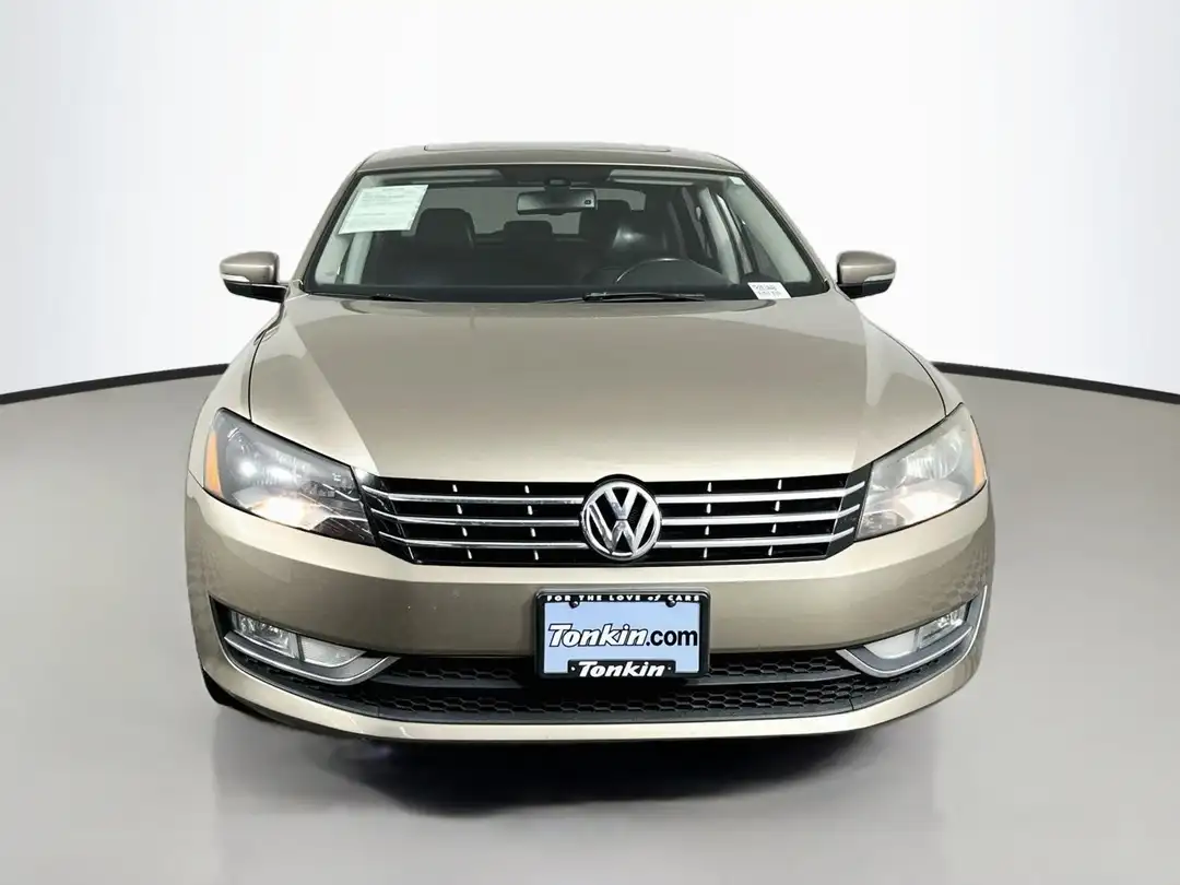 2015 Volkswagen Passat TDI SEL Premium - Image 2