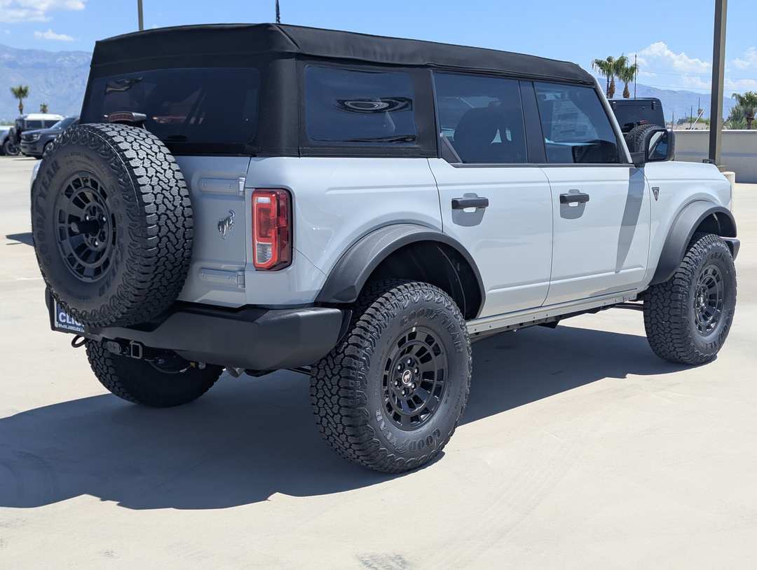 2026 Ford Bronco Base - Image 2