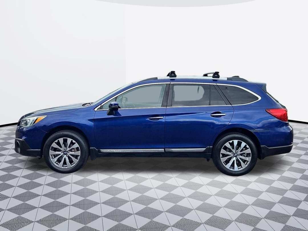 2017 Subaru Outback 2.5i - Image 3
