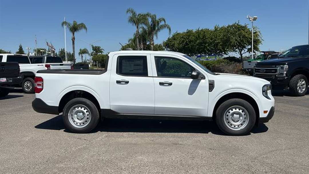2026 Ford Maverick XL - Image 2