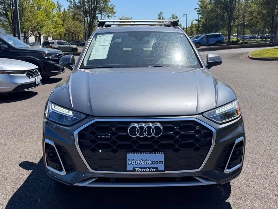 2024 Audi Q5 45 S line Premium - Image 3