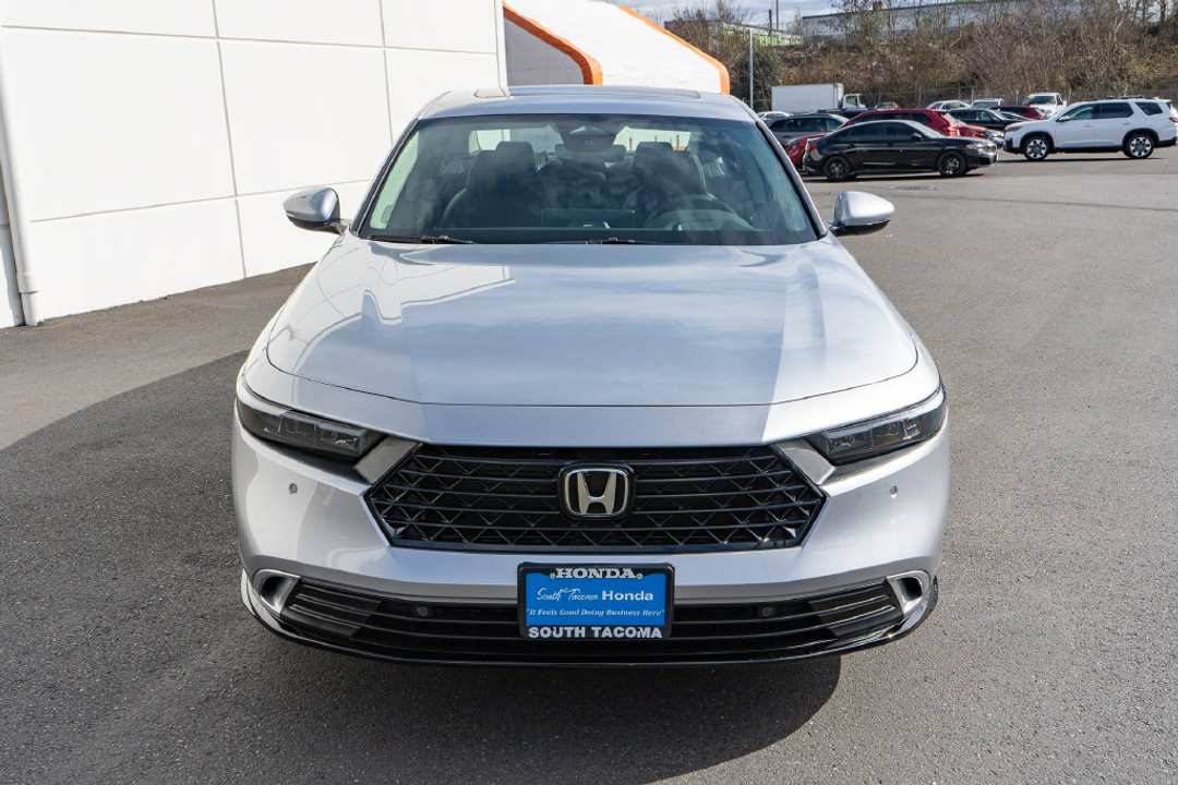 2026 Honda Accord Hybrid Touring - Image 3