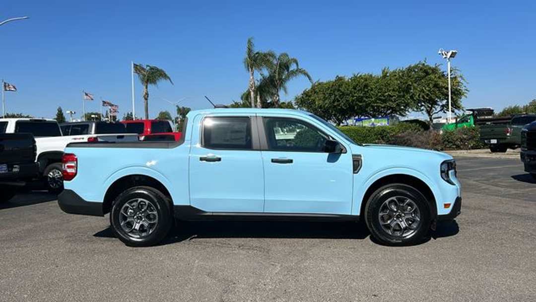 2026 Ford Maverick XLT - Image 2