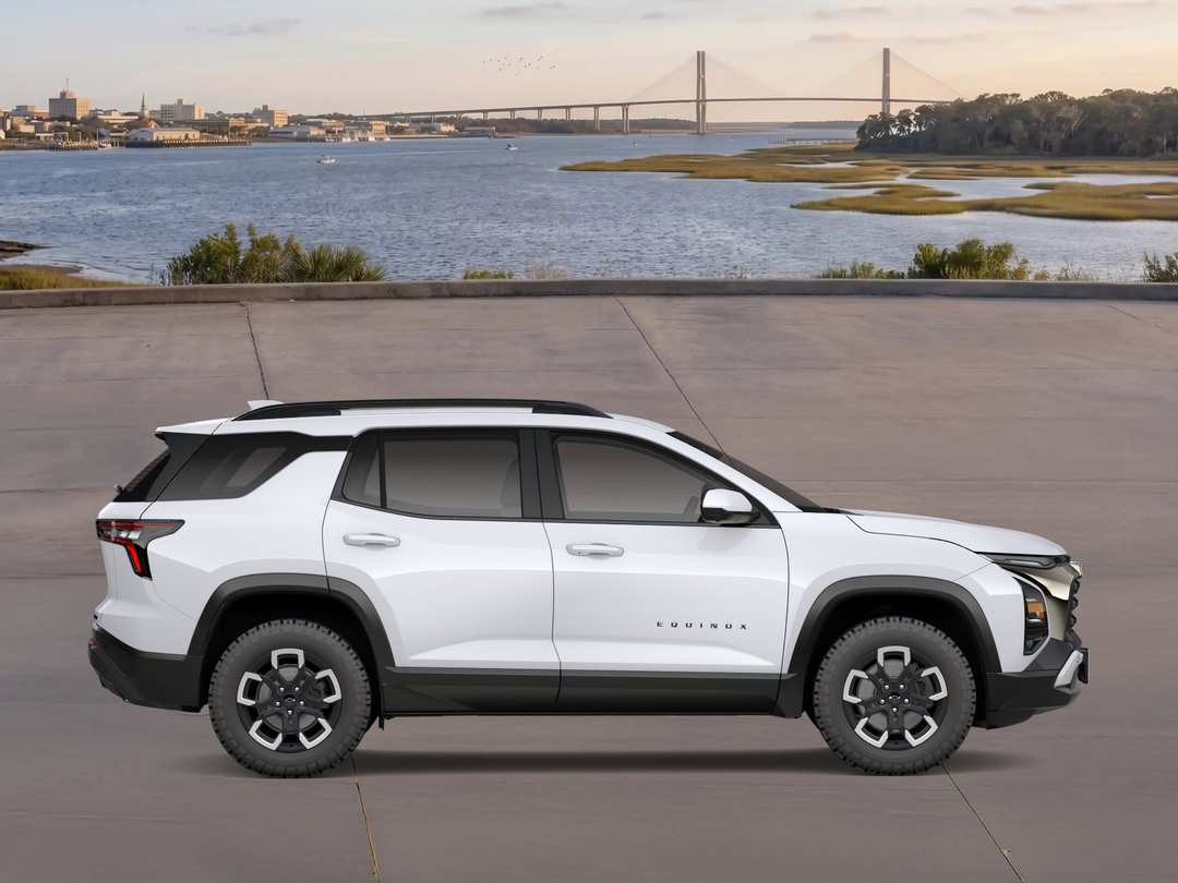 2027 Chevrolet Equinox ACTIV - Image 3