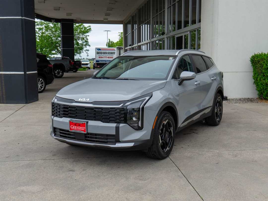 2026 Kia Sportage EX - Image 3