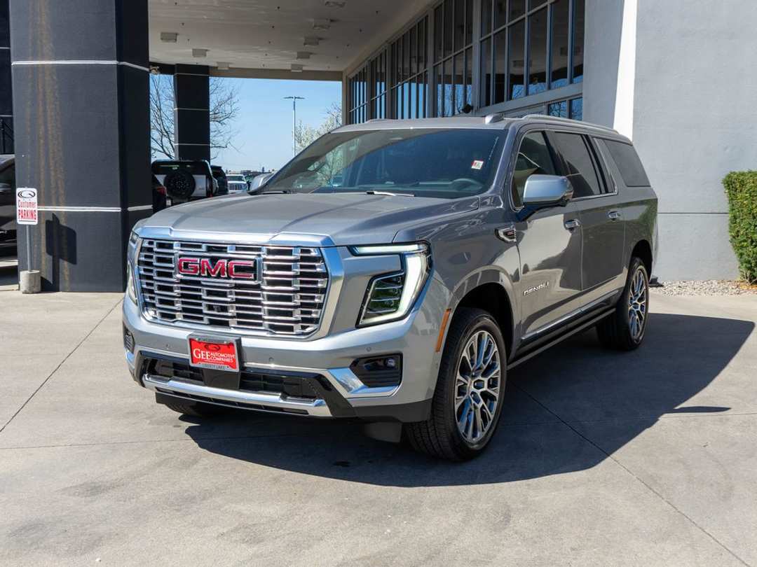2026 GMC Yukon Xl Denali - Image 3