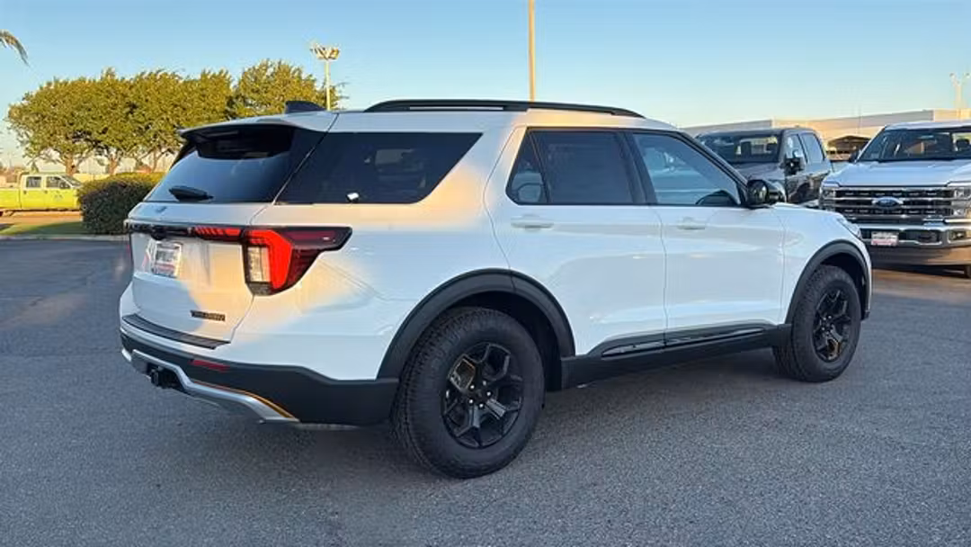 2026 Ford Explorer Tremor - Image 3