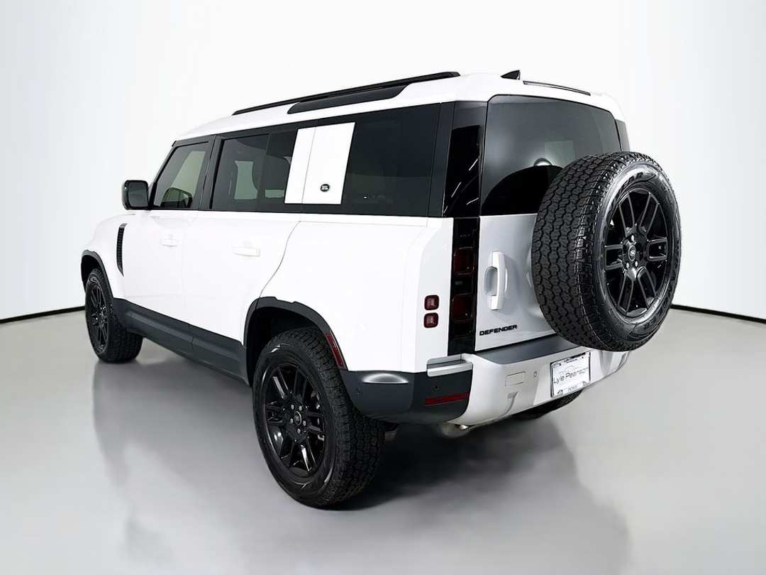 2024 Land Rover Defender 110 S - Image 3