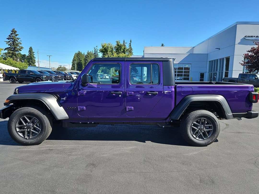 2026 Jeep Gladiator Sport - Image 3