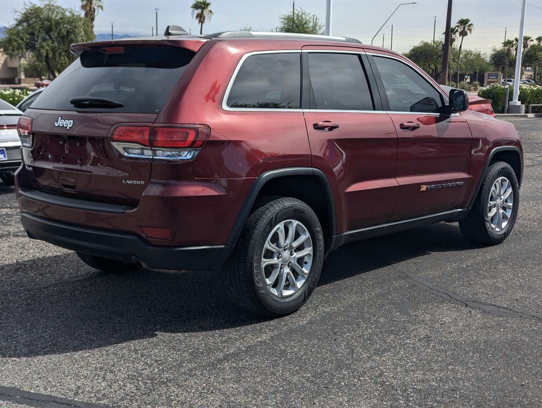 2021 Jeep Grand Cherokee Laredo E - Image 2