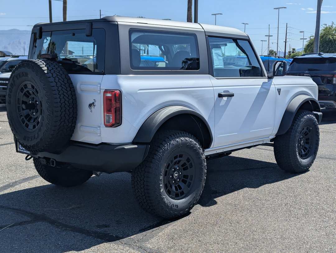2026 Ford Bronco Base - Image 2