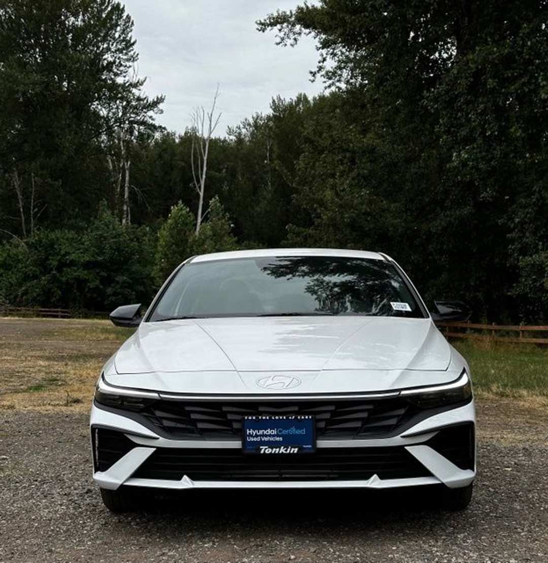 2025 Hyundai Elantra SEL Sport - Image 3