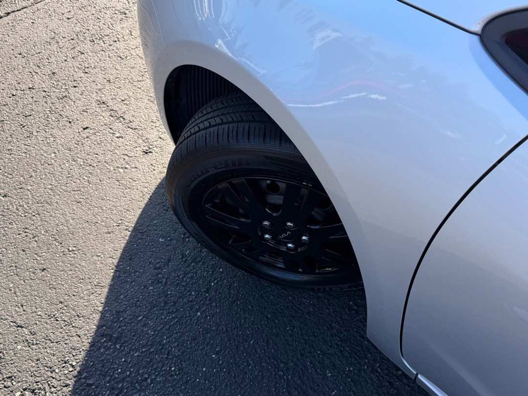 2017 Kia Forte5 LX - Image 3