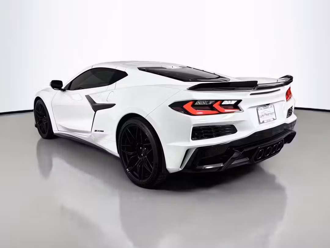 2025 Chevrolet Corvette Z06 - Image 3