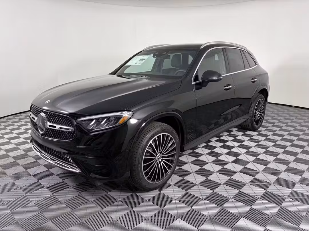 2027 Mercedes-Benz GLC 300 - Image 3