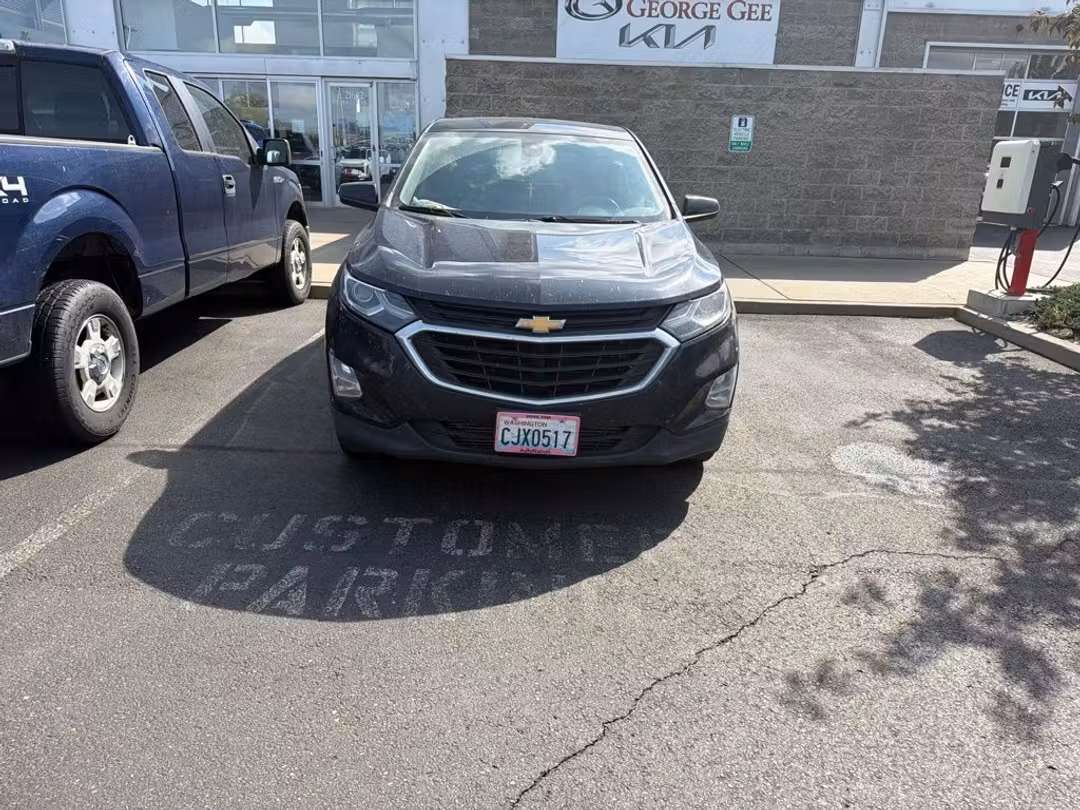 2021 Chevrolet Equinox LT - Image 2