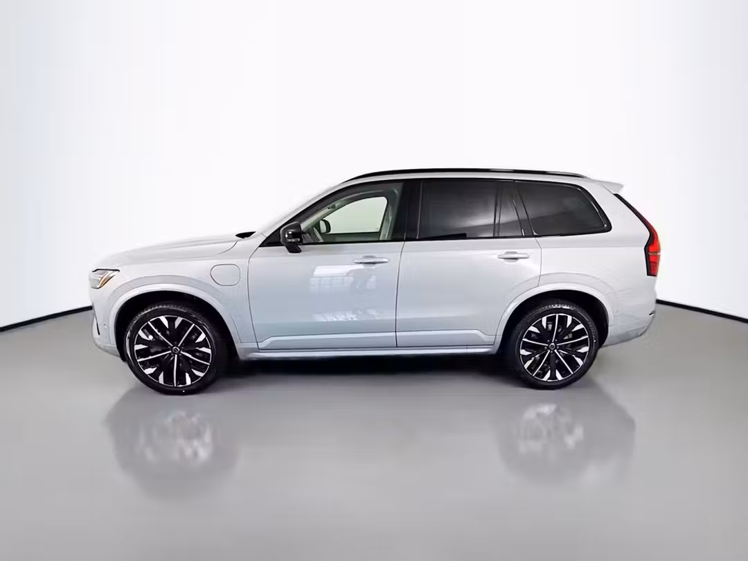 2026 Volvo Xc90 Plug-In Hybrid T8 Ultra - Image 2
