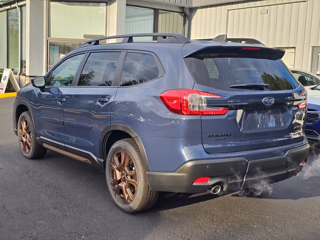 2025 Subaru Ascent Limited Bronze Edition - Image 3