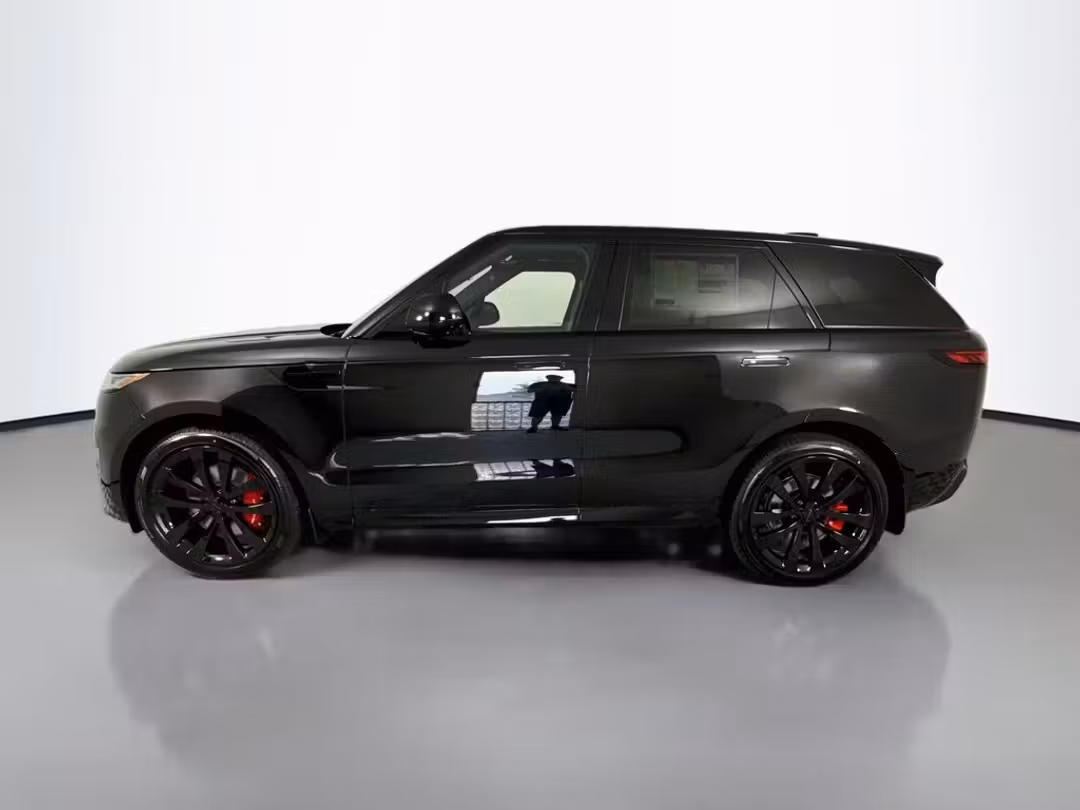 2026 Land Rover Range Rover Sport Dynamic SE - Image 2