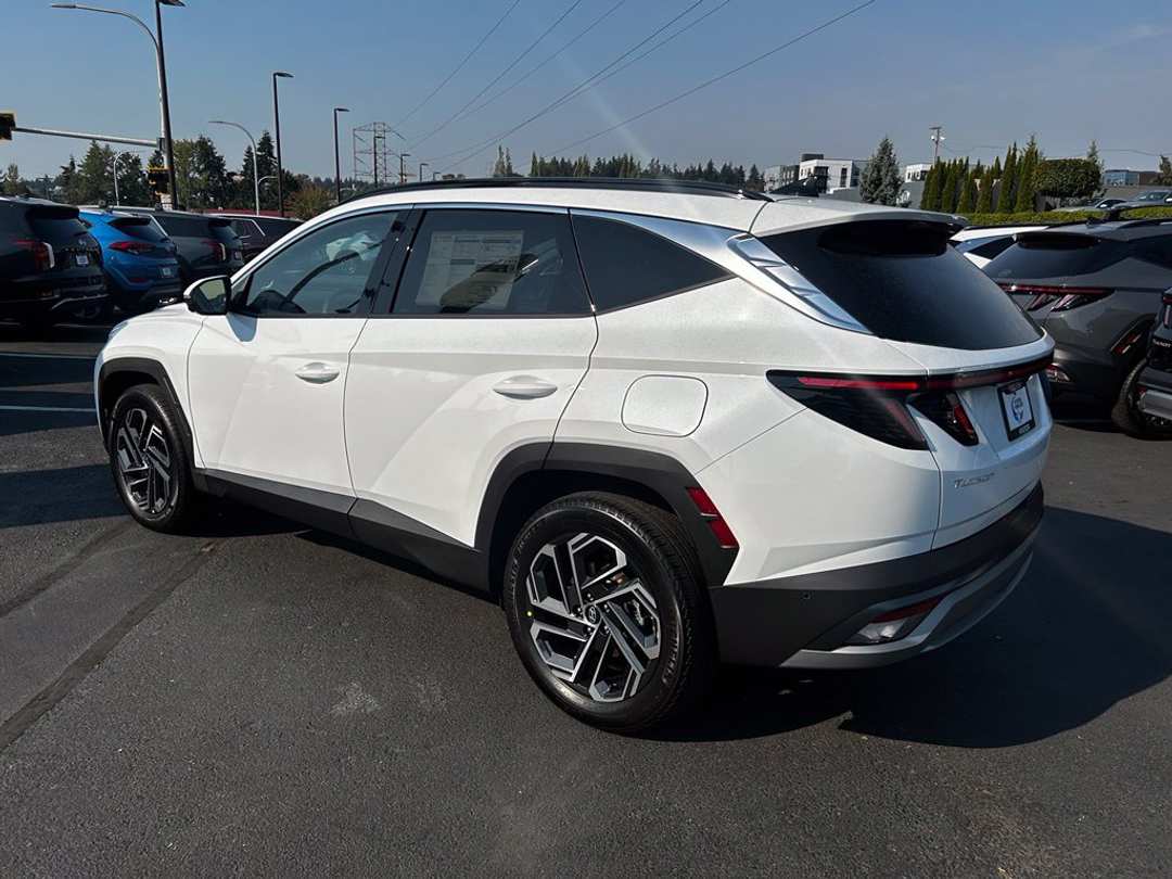 2026 Hyundai Tucson Hybrid Limited - Image 3