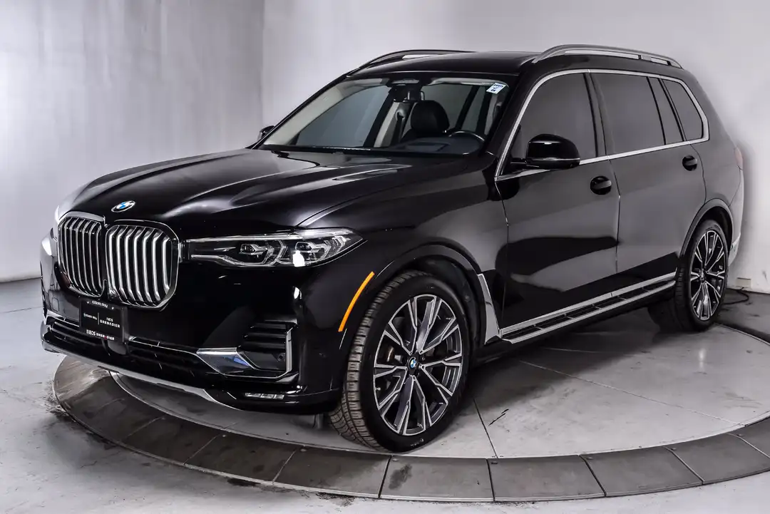 2022 BMW X7 xDrive40i - Image 3