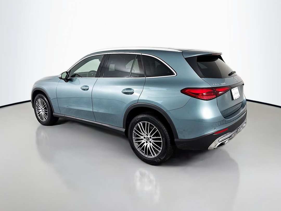 2026 Mercedes-Benz GLC GLC 300 - Image 3