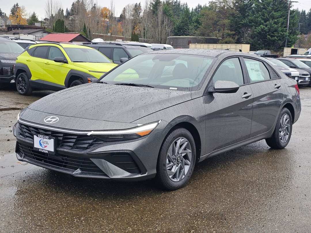 2026 Hyundai Elantra Hybrid Blue - Image 3