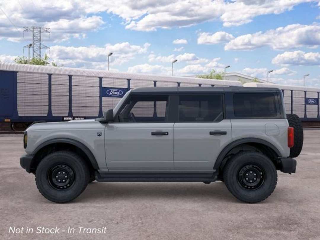 2026 Ford Bronco Big Bend - Image 3