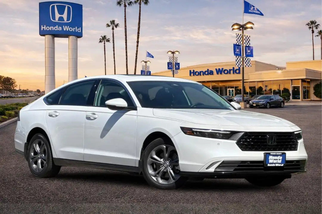 2024 Honda Accord Hybrid EXL - Image 2