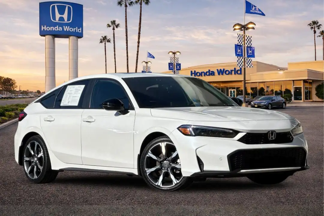 2025 Honda Civic Hybrid Sport Touring - Image 2