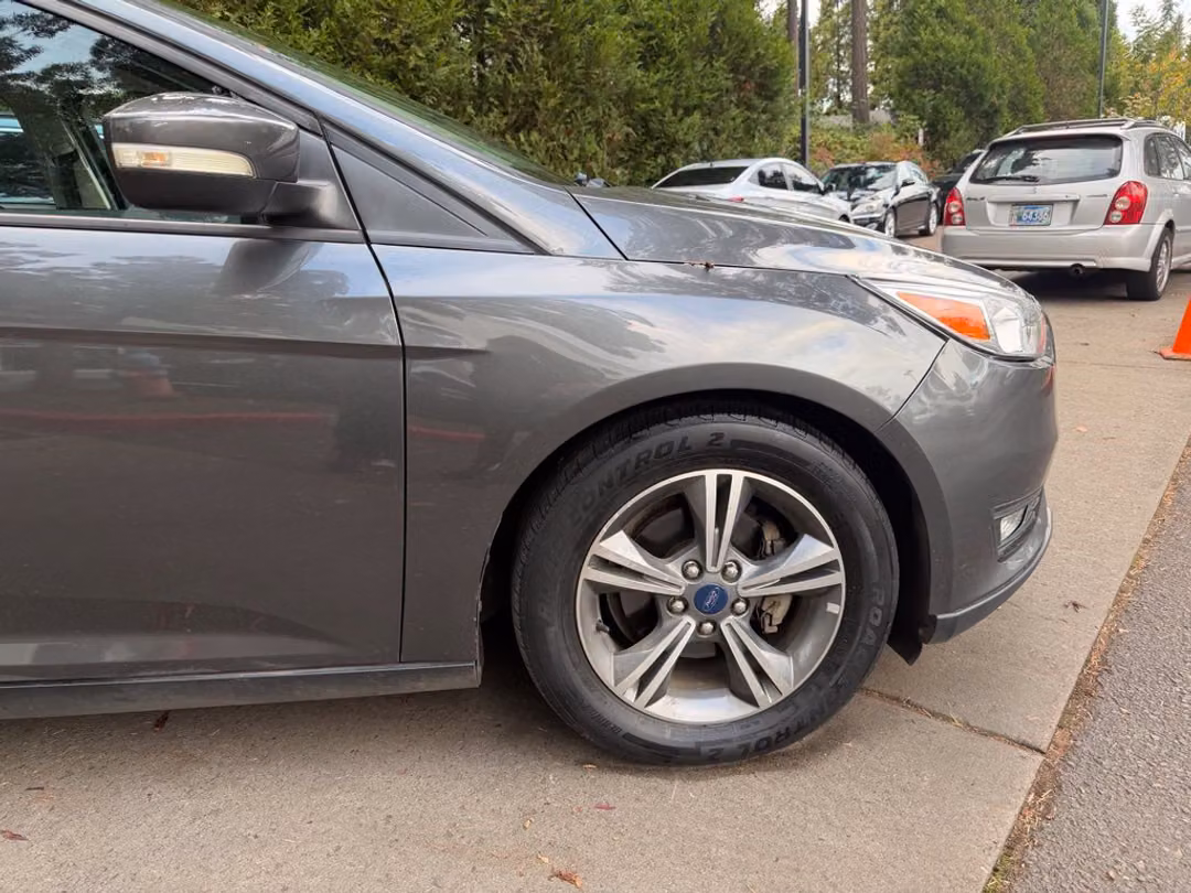 2017 Ford Focus SE - Image 3