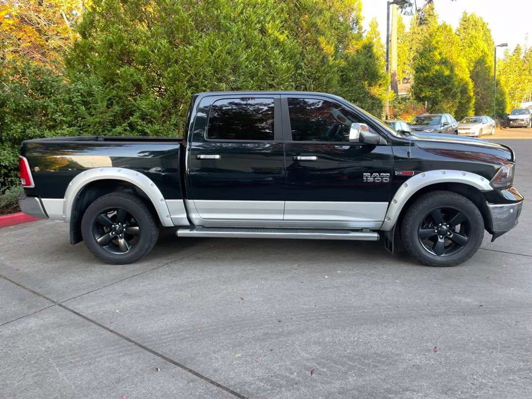 2015 Ram 1500 Laramie - Image 3