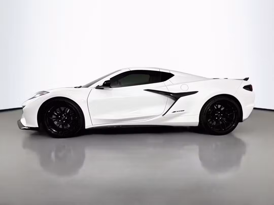 2025 Chevrolet Corvette Z06 - Image 2