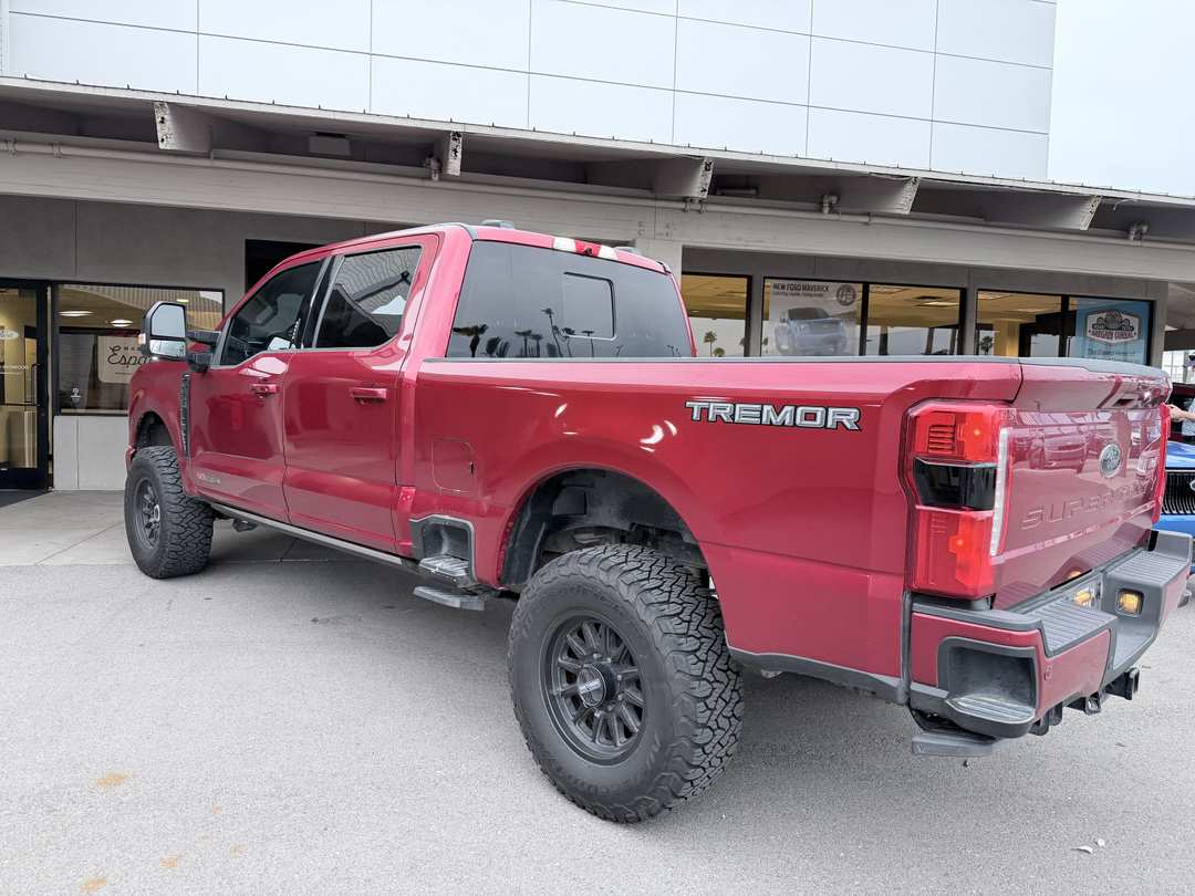 2024 Ford Super Duty F-250 Srw LARIAT - Image 2