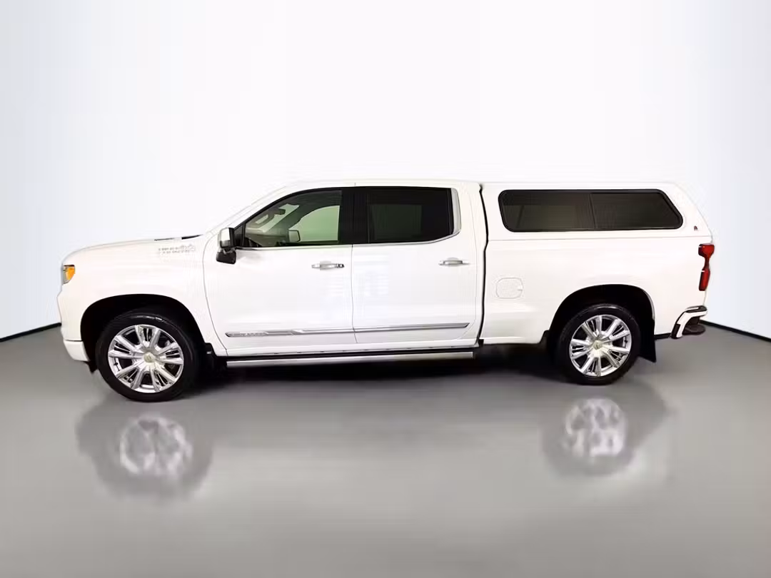 2023 Chevrolet Silverado 1500 High Country - Image 2