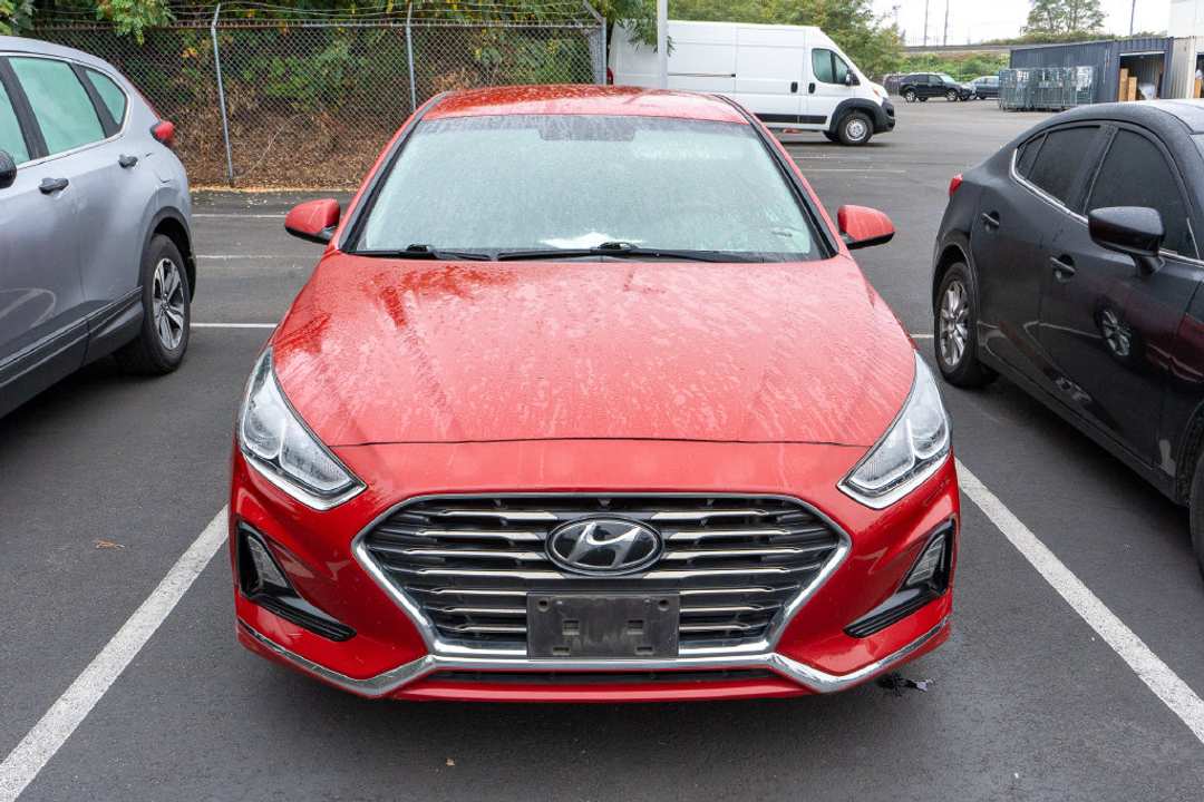 2019 Hyundai Sonata SE - Image 2