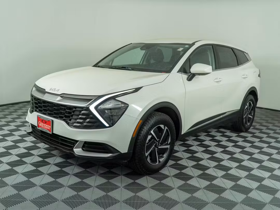 2023 Kia Sportage Hybrid LX - Image 3
