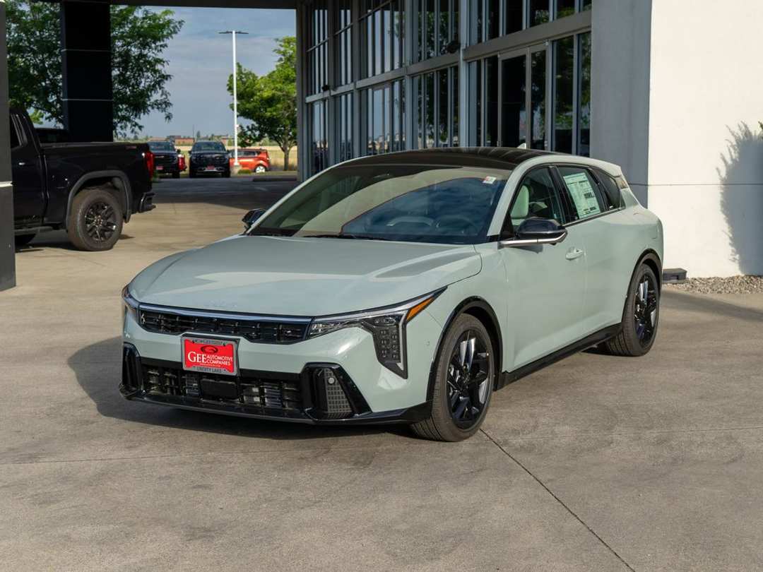 2026 Kia K4 GTLine Turbo - Image 3